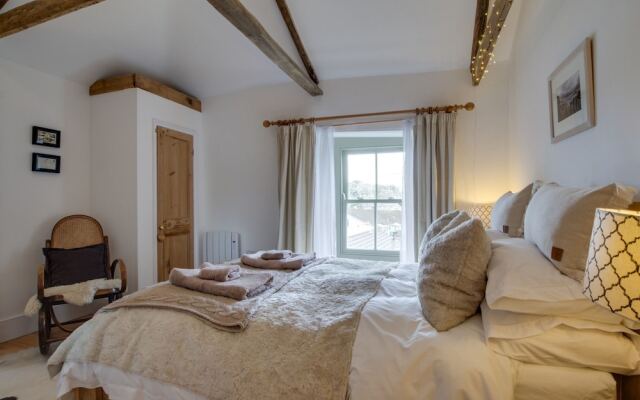 Lovely Holiday Home in Saint Agnes With Garden