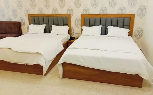 Hotel Silver Oaks Inn Mathura
