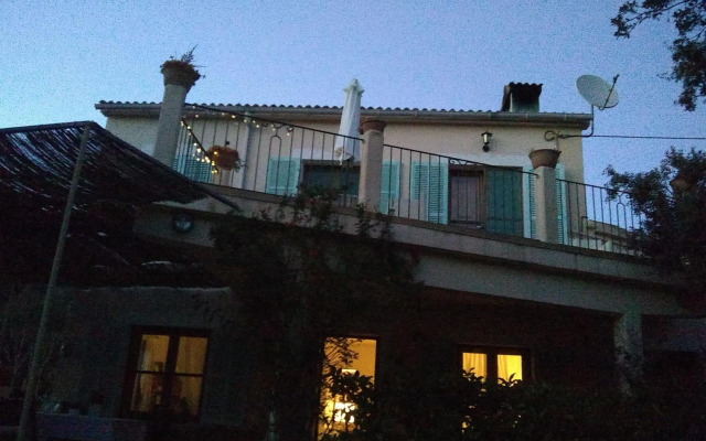 Ses Alzines Apartamento integrado en Casa Rural Habitada