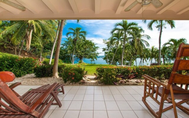 2-bedroom Beachfront Condo With Pool