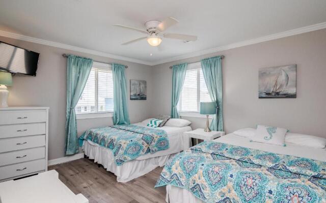 Just Beachy by Oak Island Accommodations