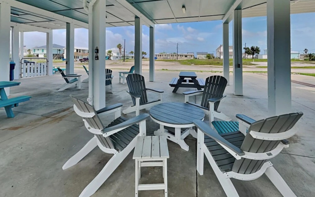 Inn at Pelican Paradise by Miss Kitty’s