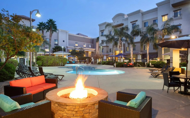 Holiday Inn Express & Suites Phoenix - Glendale Sports Dist by IHG