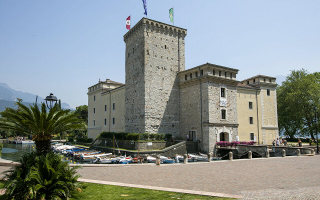 Residenza Rocca del Lago 2