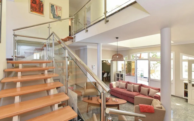 Belvilla by OYO Villa Doramas 12 pax