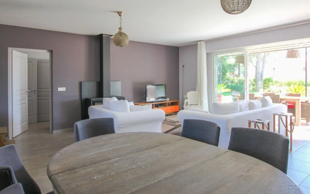 Spacious Holiday Home in Grimaud With Large Garden