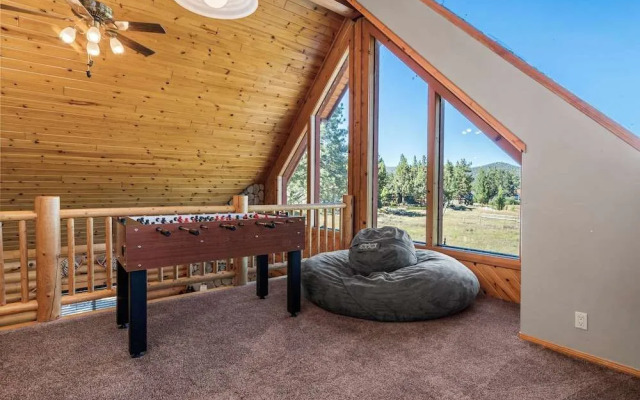 3 Cubs Lakefront Cabin