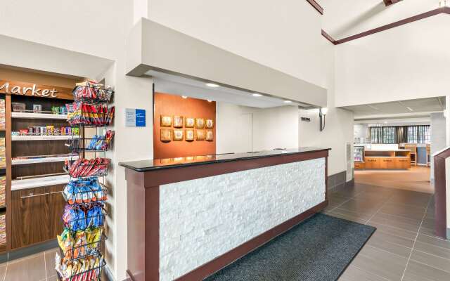 Best Western West Towne Suites