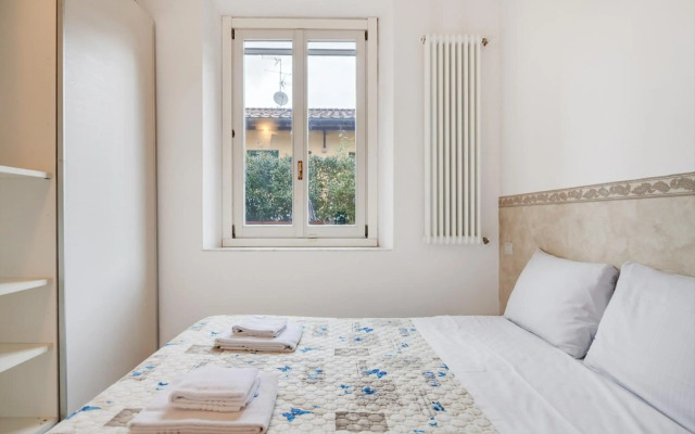 Coverciano Modern Apartment with Patio!