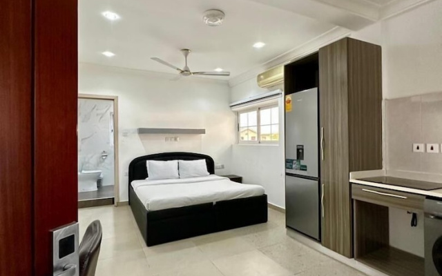 Golden Crystal Hotel