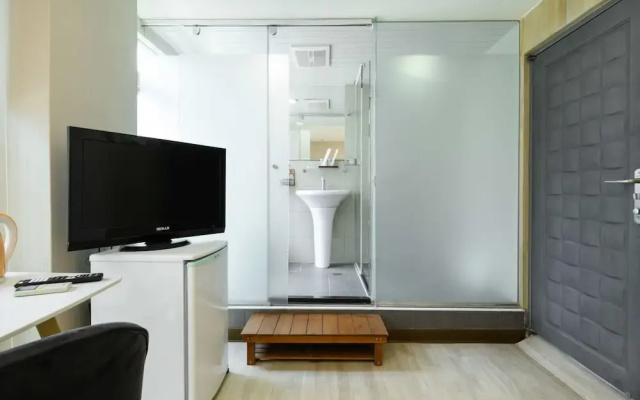 Amy Songjiang MRT Service Apartment