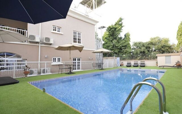 Sheer Luxury Apartments & Suites