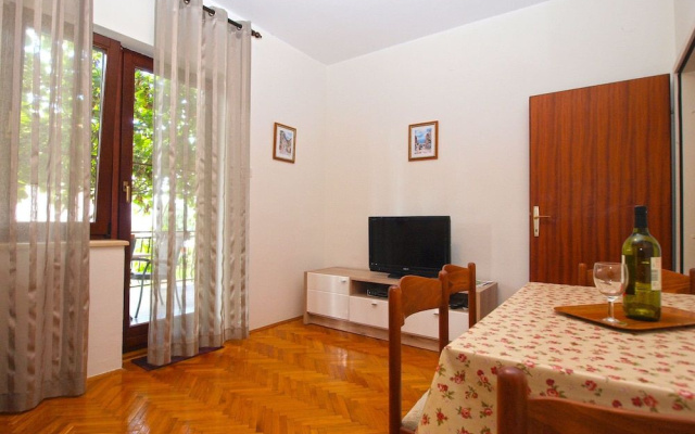 Apartment 1001
