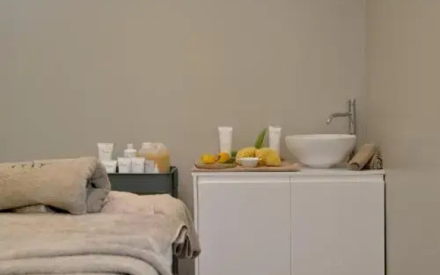 Mirivili Rooms & Suites Hotel