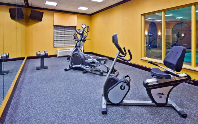 Holiday Inn Express Hotel and Suites Nashville-Opryland by IHG