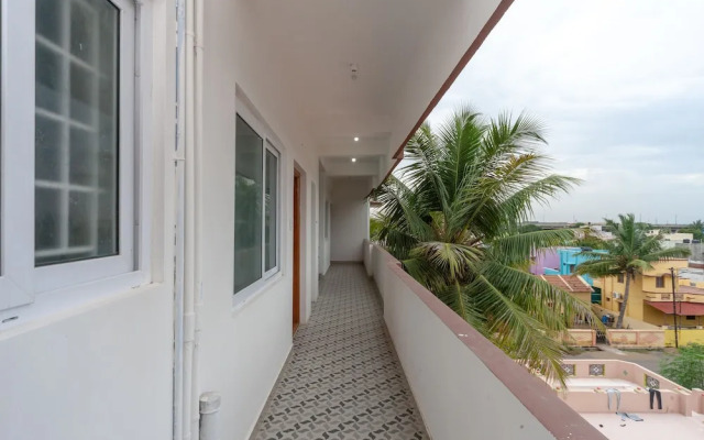 OYO 15702 Thulsi Residency