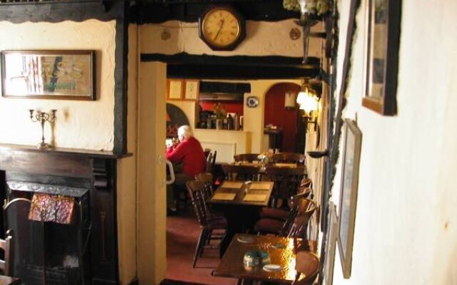 Woodcolliers Arms