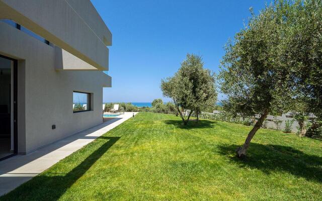 Sea View 4 Bedroom Villa With a Heated Pool