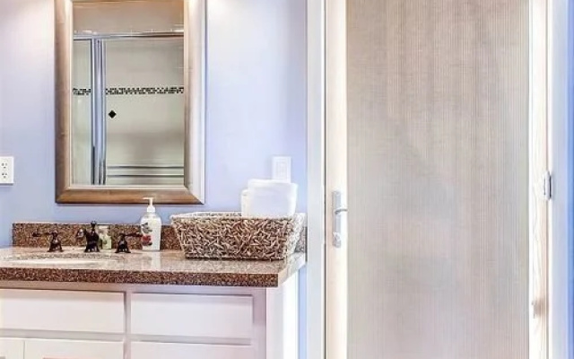 MoonSpinners 2 Br apts by RedAwning