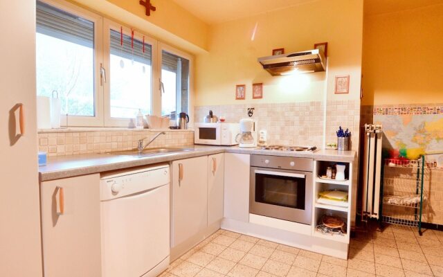 Modern Holiday Home in Yvoir With Garden