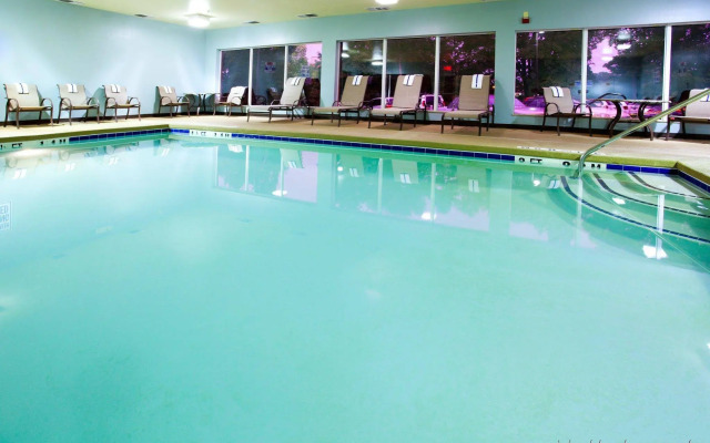 Holiday Inn Express Hotel & Suites Charlotte Arrowood by IHG