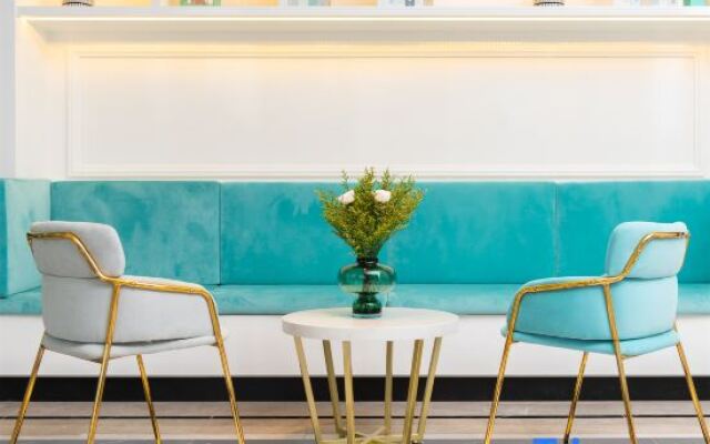 Xana Lite Hotel (Foshan Qiandeng Lake Tian'an Digital City)