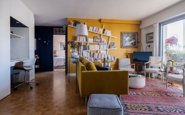 Eiffel Tower Design Residence