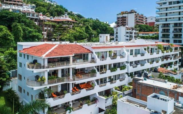 Luxury Condo Romantic Zone-Beach