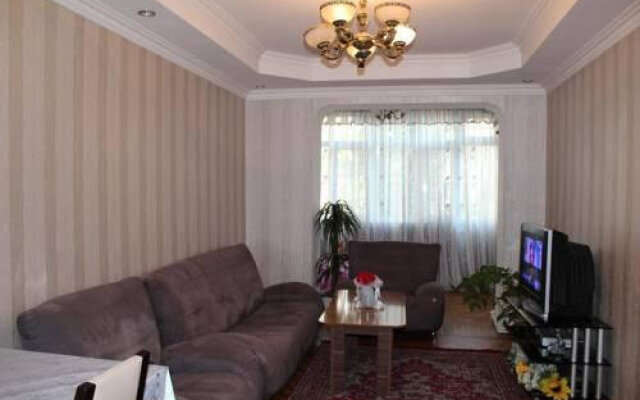 Apartment on Uzeyir Gadjibeyli Street