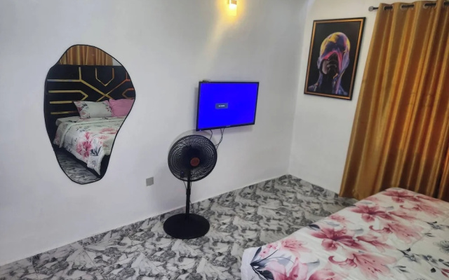 Luxurious 3-bedroom Apartment in Lagos With Pool Access