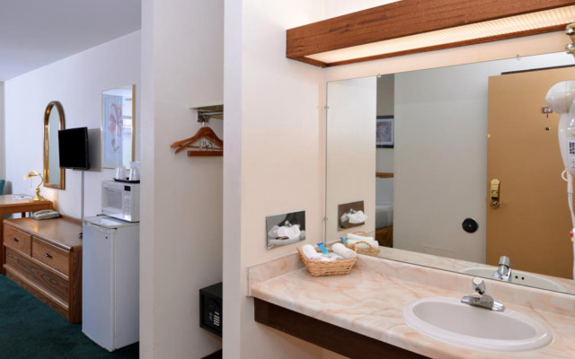 Americas Best Value Inn La Crosse