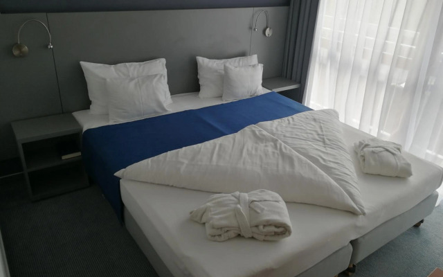 Hotel Yacht Wellness & Business