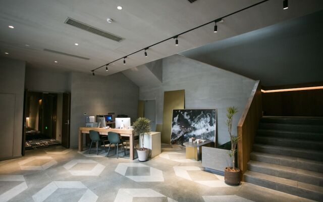 ZuoYouKe Theme Hotel