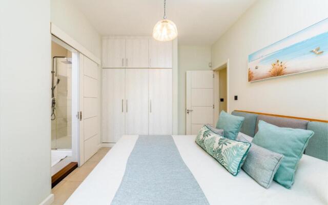 Beachcove Apt No 10