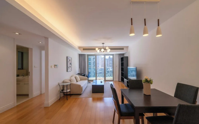 Tyms 1BR 1BA Apt Xujiahui Metro