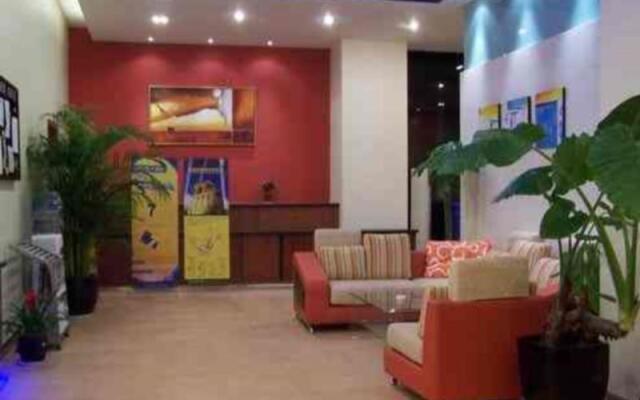 7 Days Inn Nanchang North Train Station Square