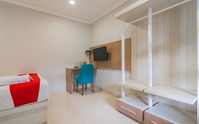 RedDoorz Plus @ Point Phila Cihampelas – Guest Rooms – Bandung