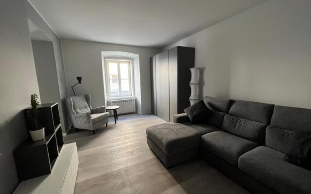 Central Corner House