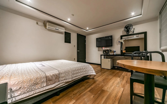 Pohang Daedodong White