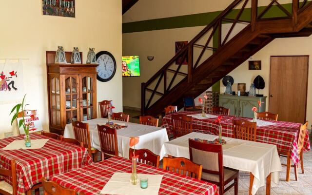 Roxy's Mountain Lodge