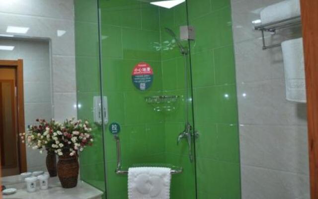 GreenTree Inn Golmud City Southern Suburb Express Hotel