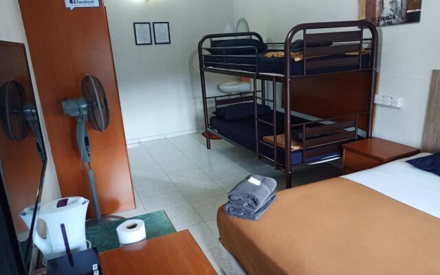 Check In Hotel