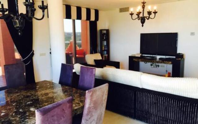 Duquesa Regent Apartment
