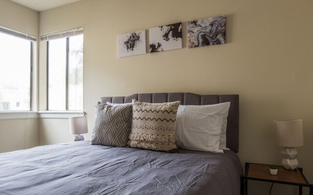 2 BR Apt in Windy Hill near beach by Frontdesk