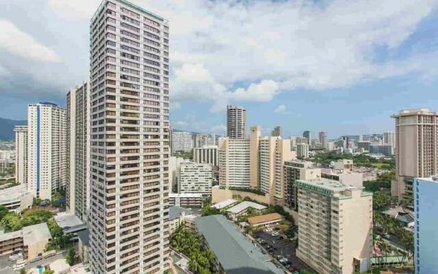 Spacious Condos with Private Balcony at Discovery Bay - Free Wifi, Near Beaches!