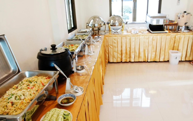 Silver Gold Garden Suvarnabhumi Airport Hotel