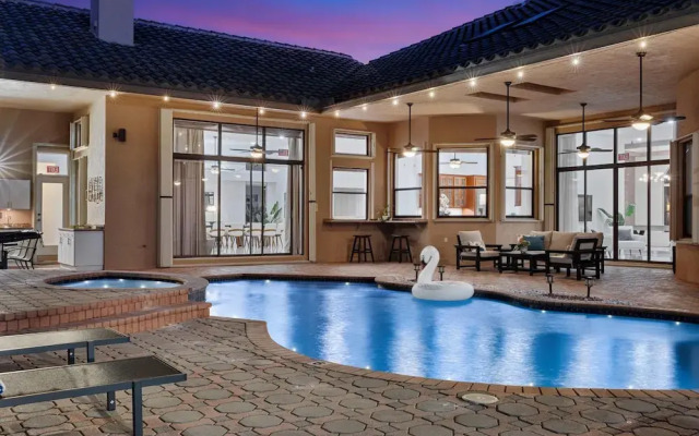 Grand 6BR Plantation Estate w/ Tennis & Pool