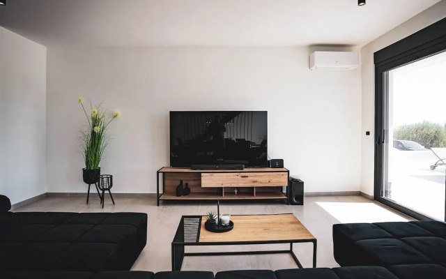 Villa Just be Happy by Trawelltopia