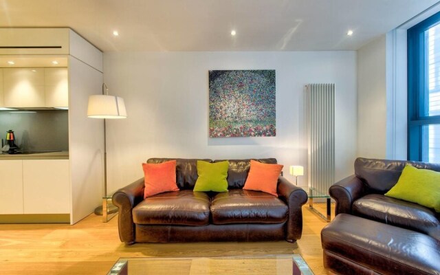 Iconic Quartermile Apartment: Heart of the Old Town