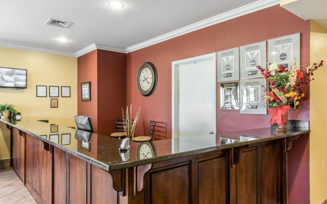 Econo Lodge Inn & Suites Demopolis